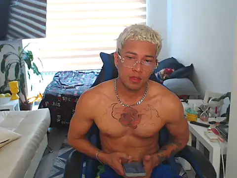 Show de dilan18xxx na webcam