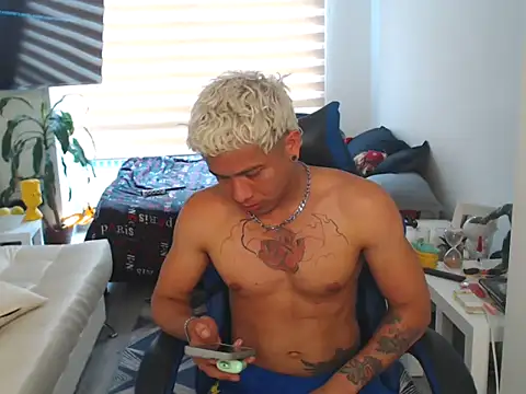 dilan18xxx Show in webcam