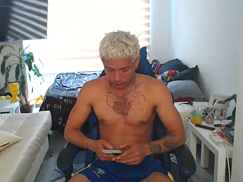dilan18xxx Webcam Show