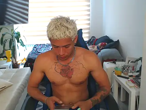 Show modela dilan18xxx na web-kameri