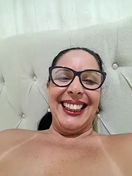 Chat +18 de regina475 ao vivo