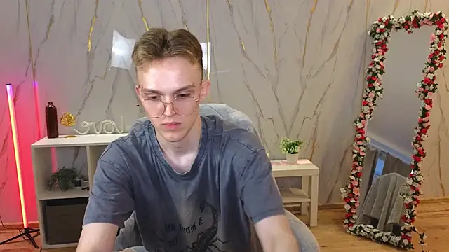 Midnight_gospell webcam show
