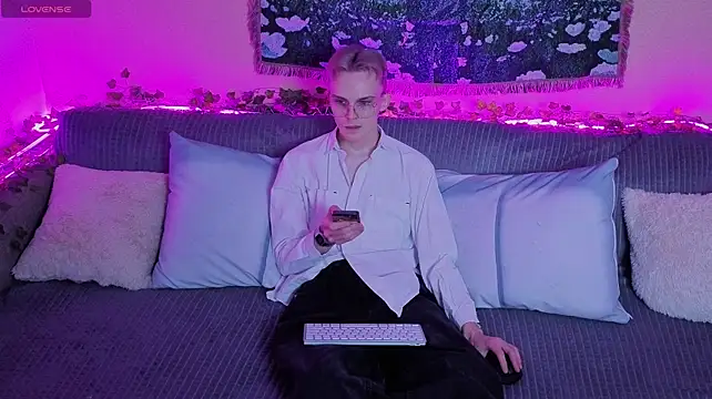 Midnight_gospell Webcam show