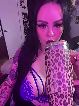 Pokazy przed kamerką – gothxgirly