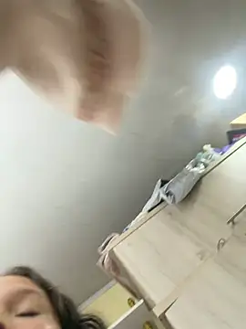 Yasmina_Noir Show in webcam