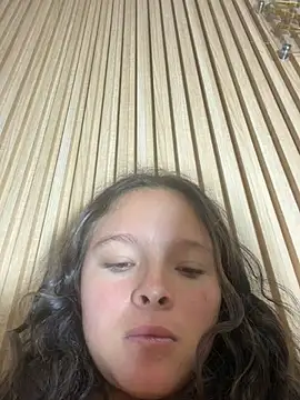 Yasmina_Noirn Webbikameraesitys