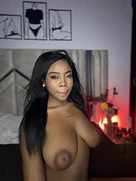 Lola_king_ Show in webcam