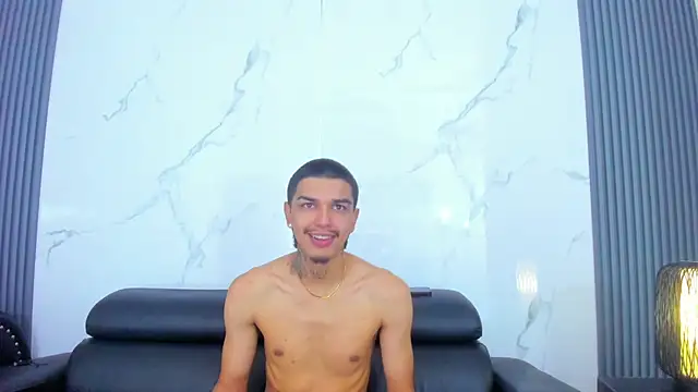 Show modela Two_boysexx na web-kameri
