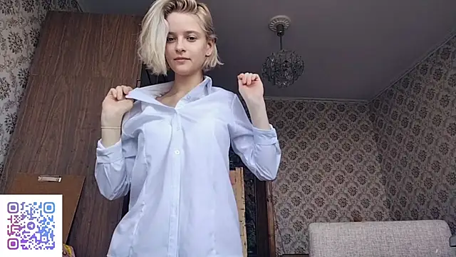 Show modela Smartemilia na web-kameri