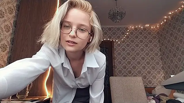 Вебкам-шоу Smartemilia