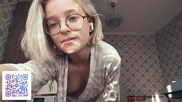 Smartemilia Webcam Show