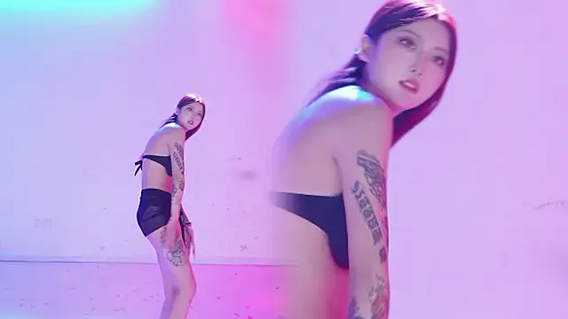 Novagirls-001n Webbikameraesitys