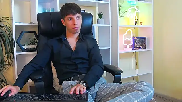 Show modela ThomasEdisonn na web-kameri