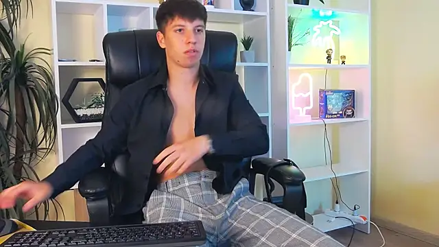 הופעת וובקאם של ThomasEdisonn