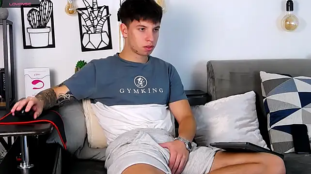 Show modela ThomasEdisonn na web-kameri