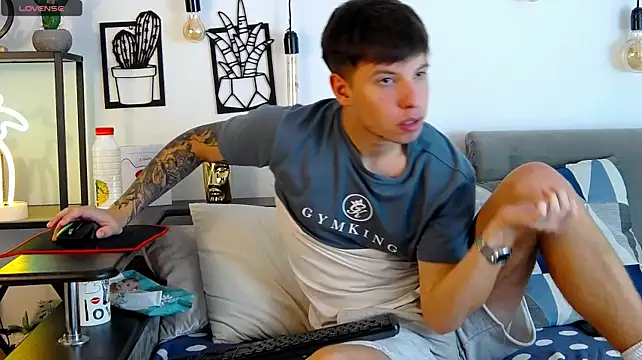 XXX chat uživo modela ThomasEdisonn
