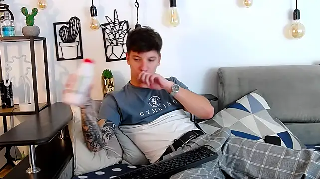 ThomasEdisonn's Live XXX Chat