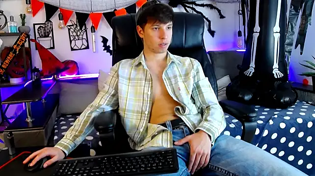 Show modela ThomasEdisonn na web-kameri
