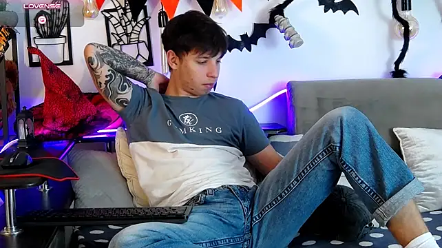 הופעת וובקאם של ThomasEdisonn