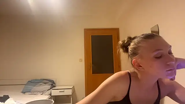 Вебкам-шоу urcutiebunnyyy