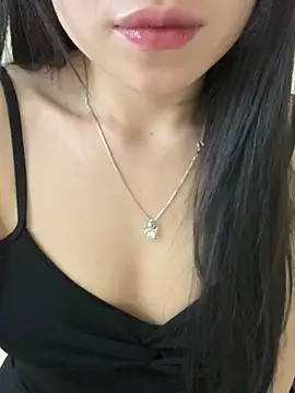 Lilyyy_babyy Show Webcam