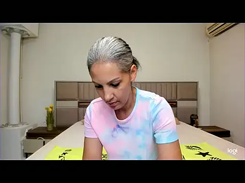 LexxxyDiamond Webcam show