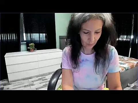 Chat +18 de LexxxyDiamond ao vivo