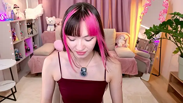 Show modela Miiya_Moore na web-kameri