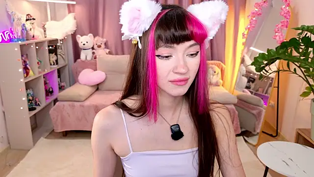 Miiya_Moore Show in webcam