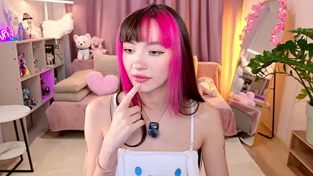 Miiya_Mooren Webbikameraesitys