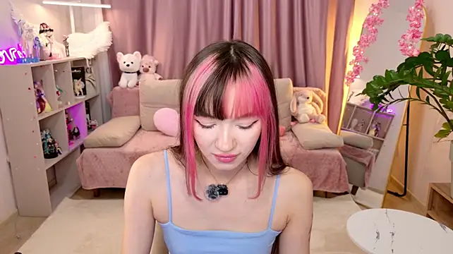 Miiya_Mooren Webbikameraesitys
