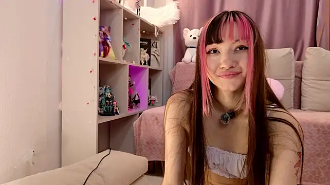 Miiya_Mooren Webbikameraesitys
