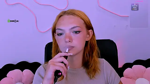 melody_sky_: διαδικτυακό σόου στην κάμερα