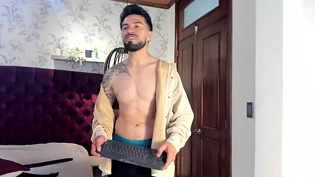 Liam_ashford Show in webcam