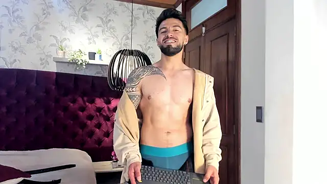 Liam_ashford Show in webcam