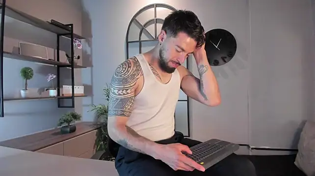 Liam_ashford Show in webcam