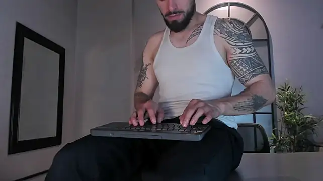 Liam_ashfordn Webbikameraesitys