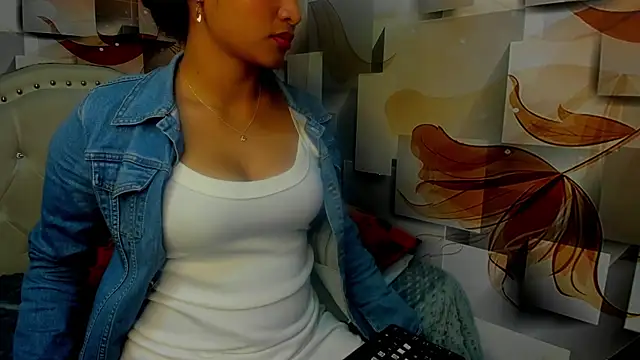 malaika_chalo's Live XXX Chat