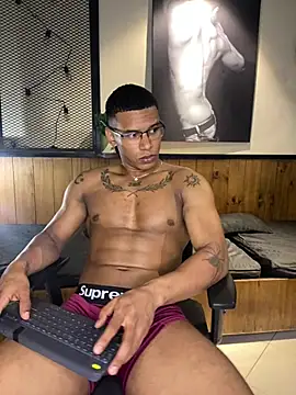 NicolasStonee Pertunjukan Webcam