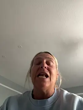 Pertunjukan Kamera Web Blondnboujee53