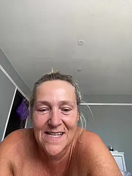 Blondnboujee53 Webcamshow