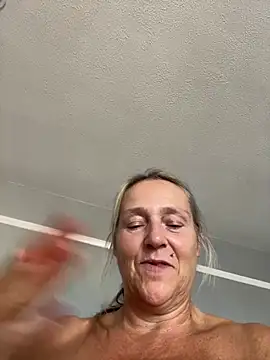 Blondnboujee53's Webcam Show