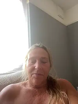 Blondnboujee53's Webcam Show