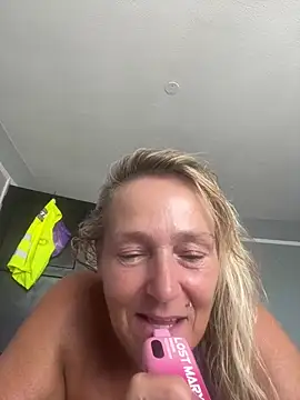 Blondnboujee53 – Kamerová šou