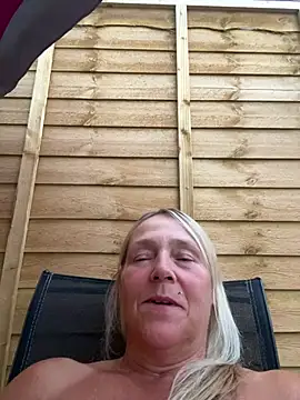 Blondnboujee53 webcam show