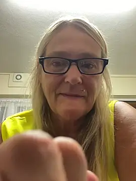 Blondnboujee53's Webcam Show