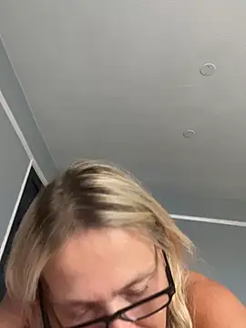 Blondnboujee53 Webcam-Show