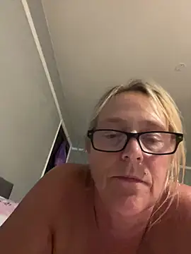 Blondnboujee53 Webcam-Show