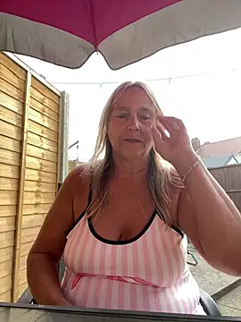Show de Blondnboujee53 na webcam