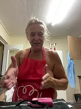 Blondnboujee53 webkamerás műsora